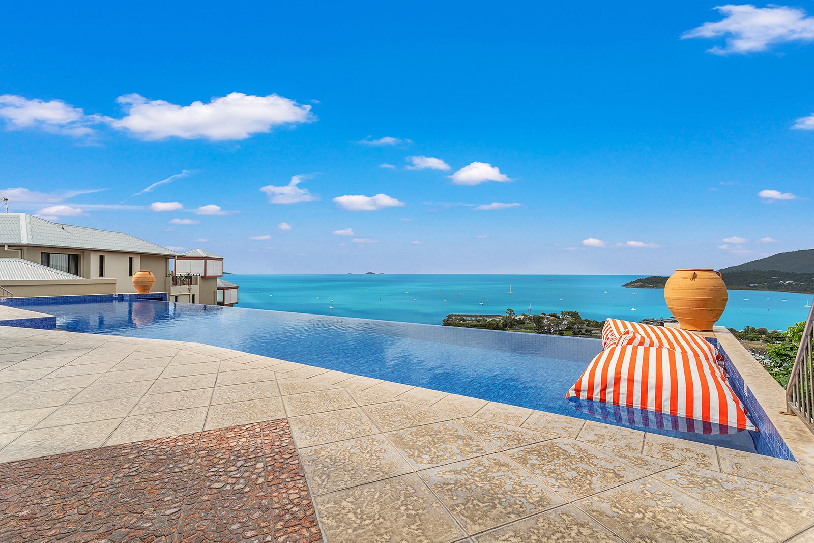 23/16 Golden Orchid Drive AIRLIE BEACH 17