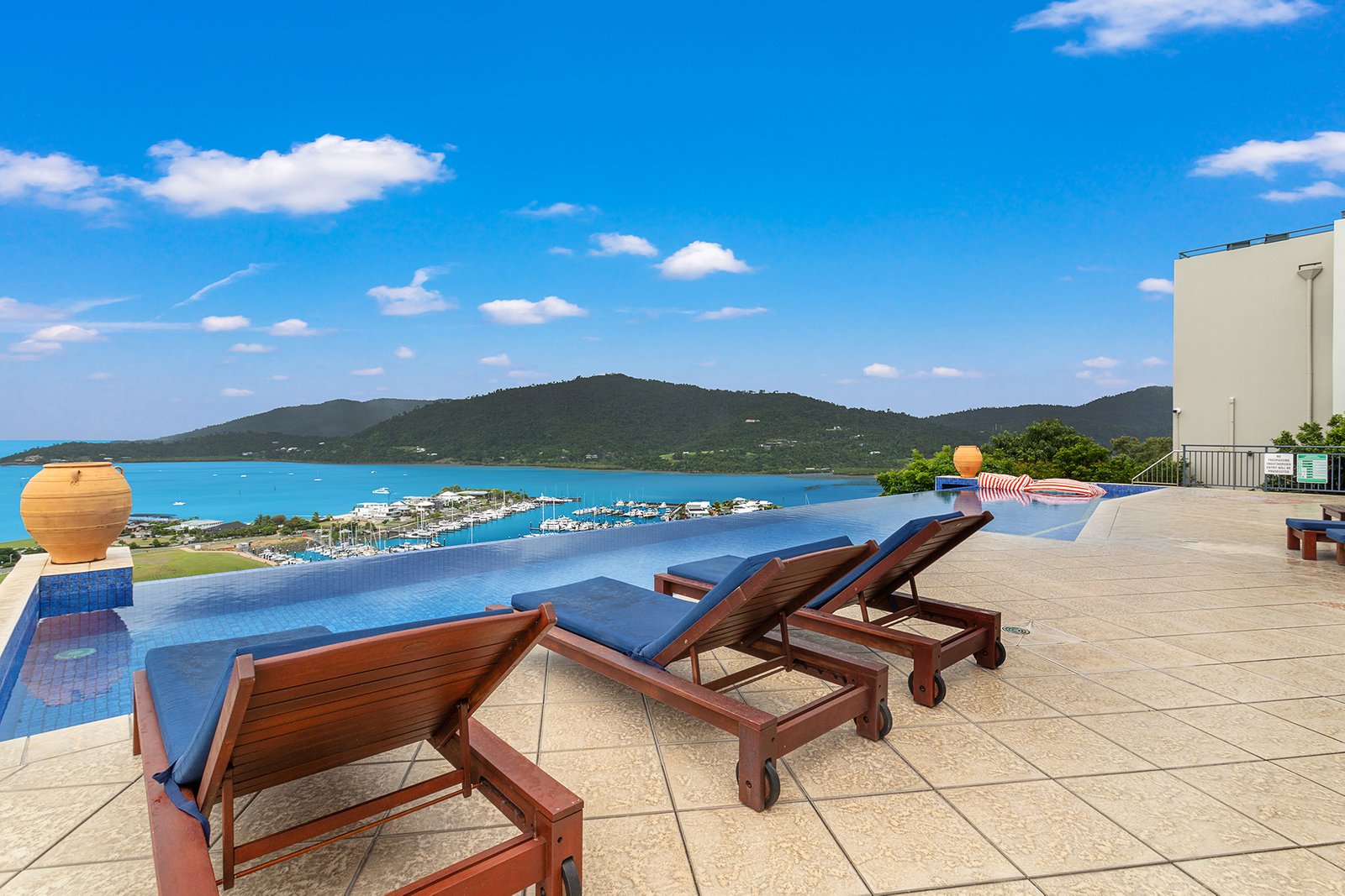 23/16 Golden Orchid Drive AIRLIE BEACH 18