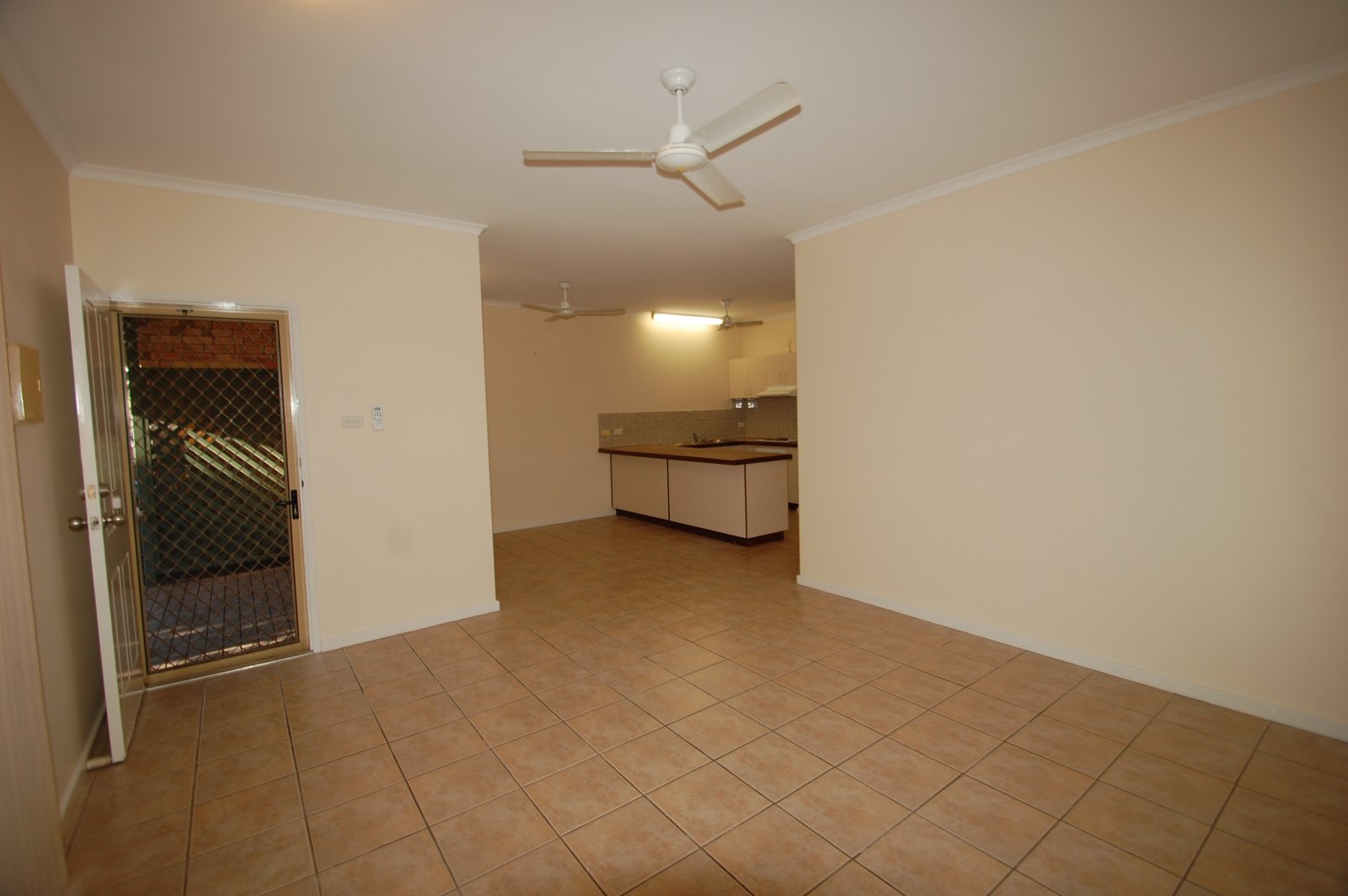 23/17 Dora Street BROOME 4
