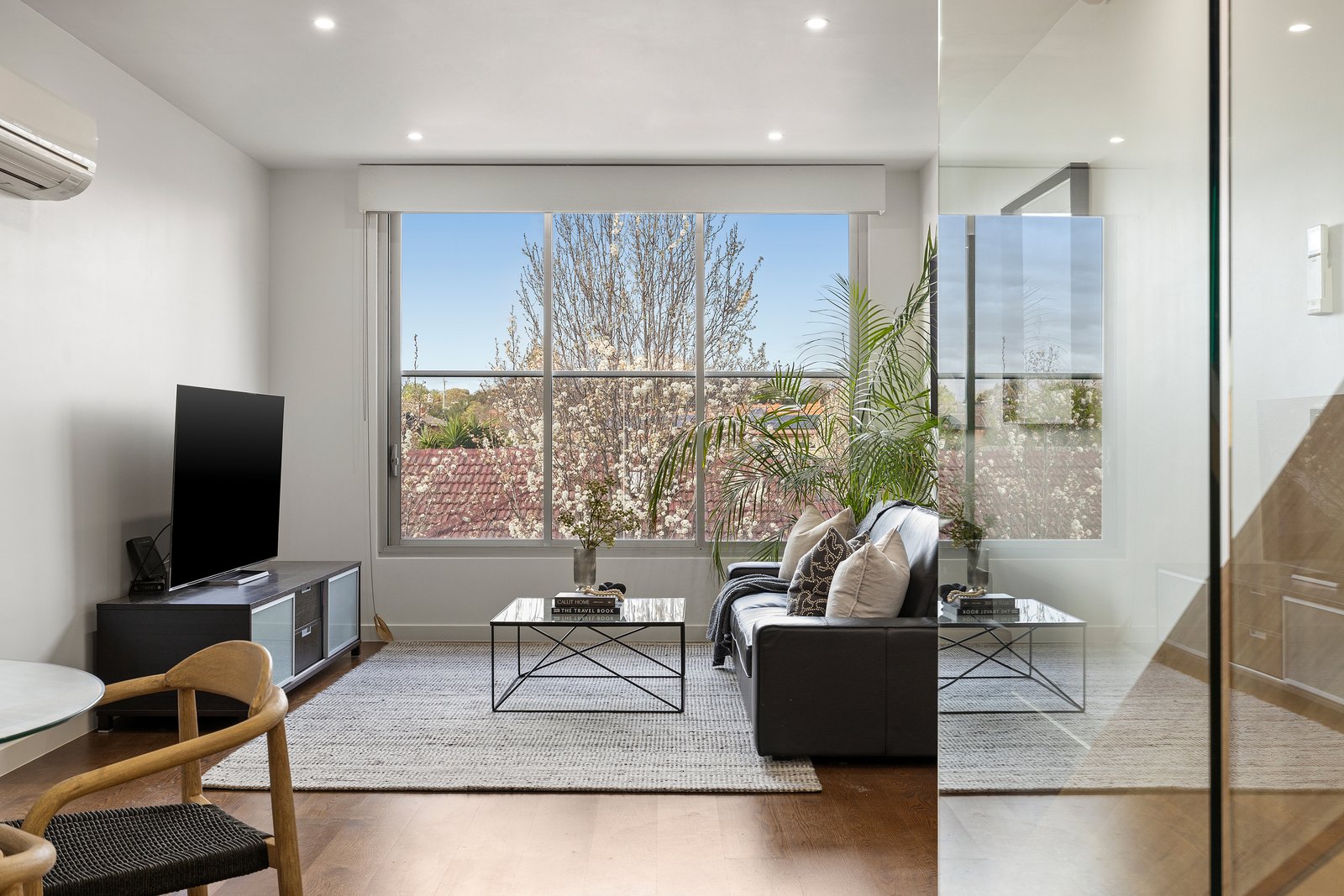Gallery: 23/170 Beach Road
