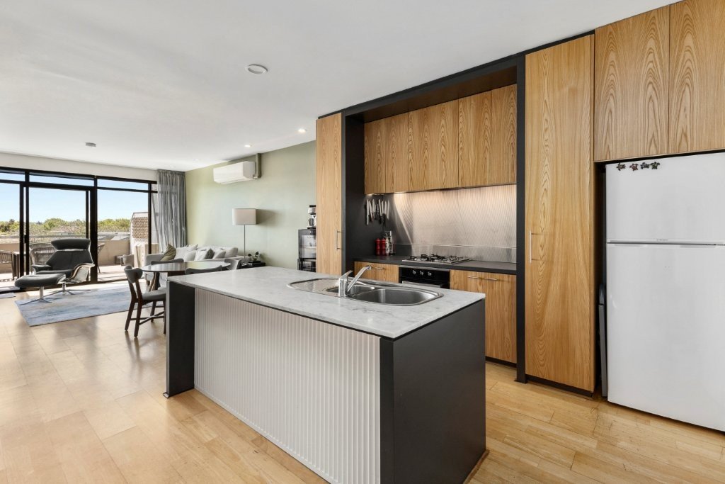 Gallery: 23/185 Barkly Street
