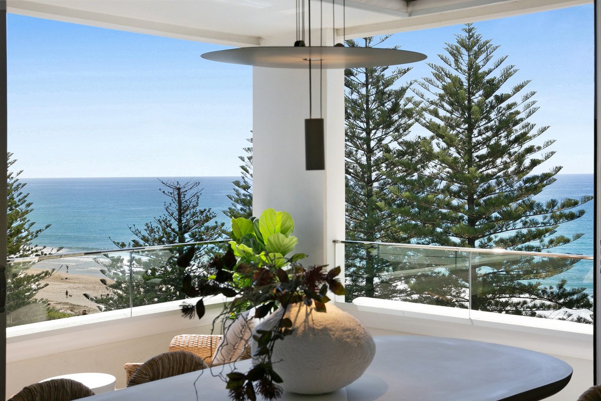 23/194-198 The Esplanade Burleigh Heads 3
