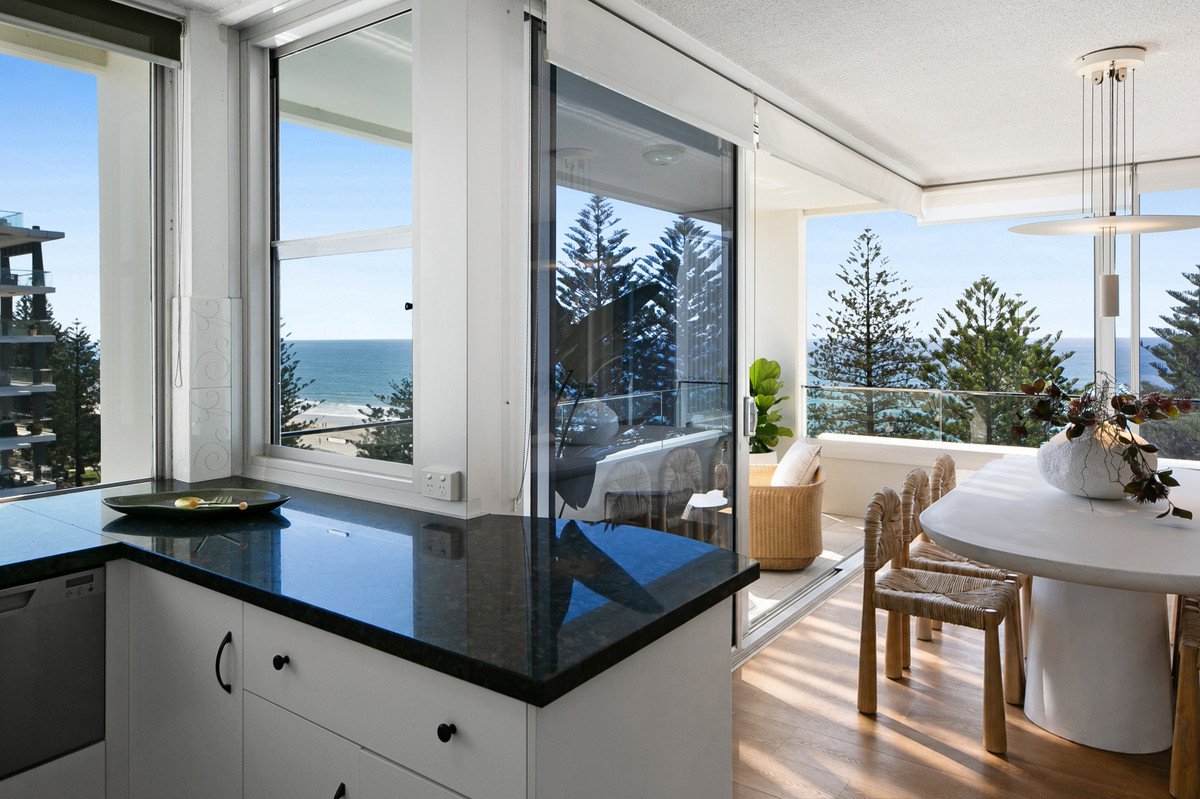 23/194-198 The Esplanade Burleigh Heads 7