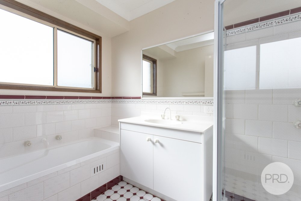 231a Seventh Avenue LLANDILO 7