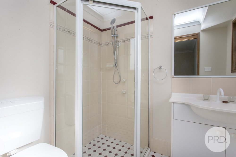 231a Seventh Avenue LLANDILO 8