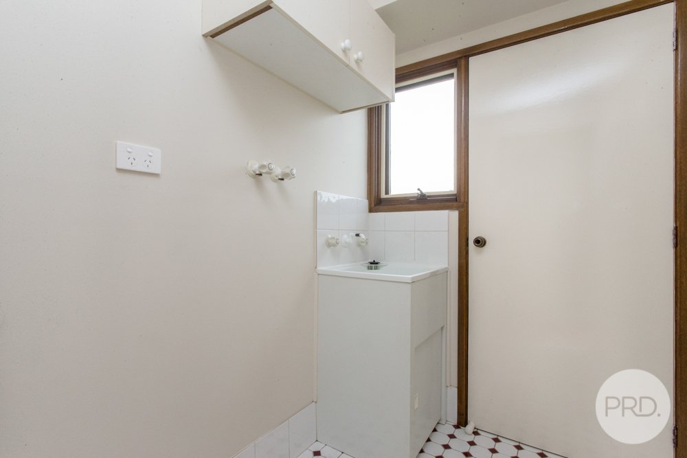 231a Seventh Avenue LLANDILO 13