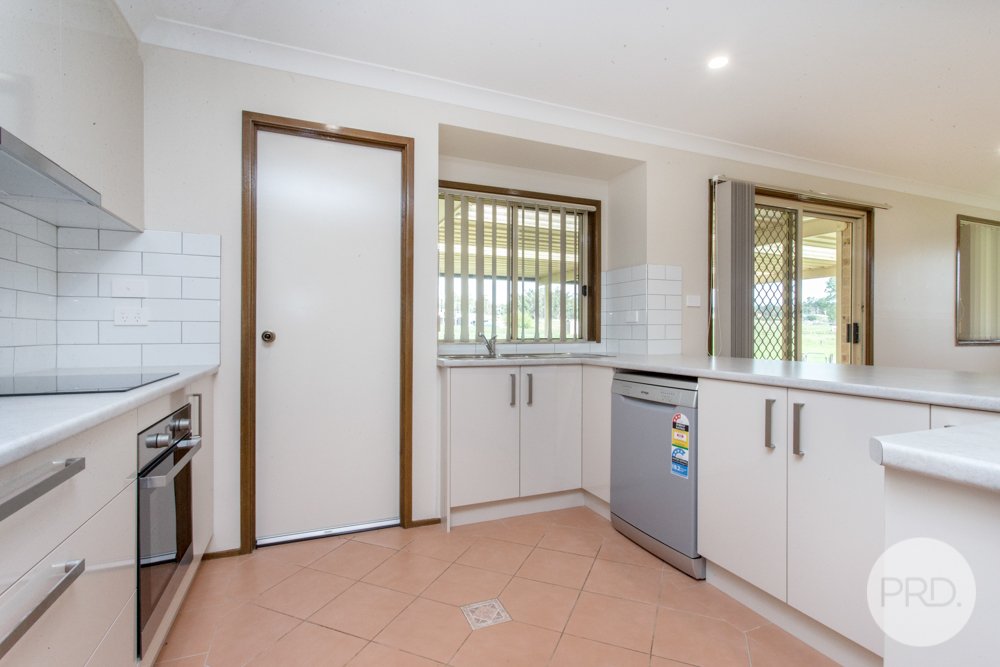 231a Seventh Avenue LLANDILO 11