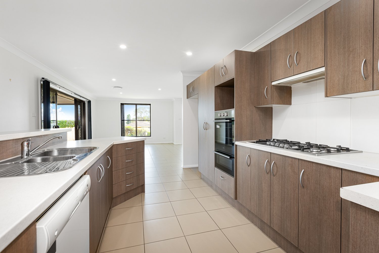 2/32 Crawford Avenue TENAMBIT 4