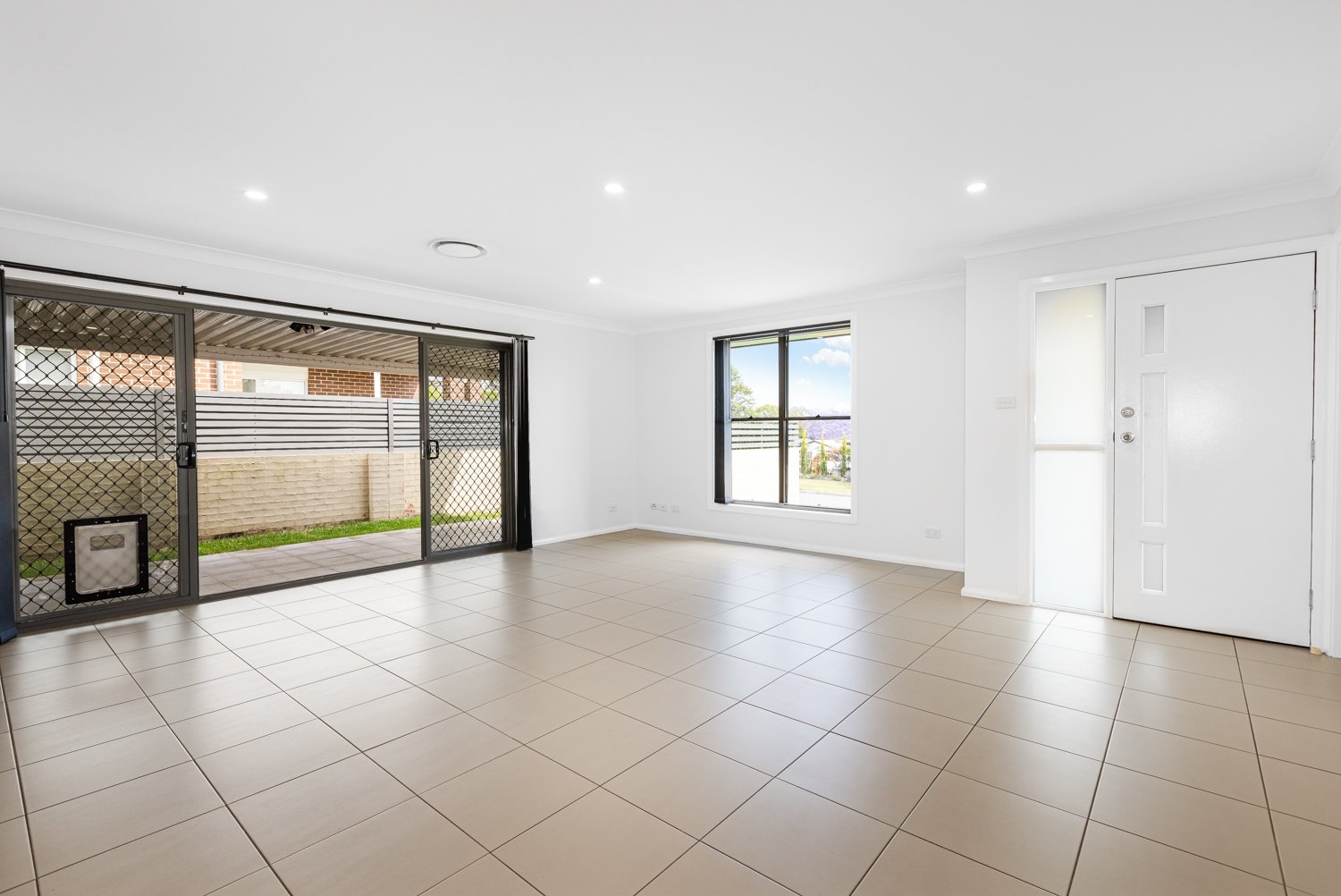 2/32 Crawford Avenue TENAMBIT 8