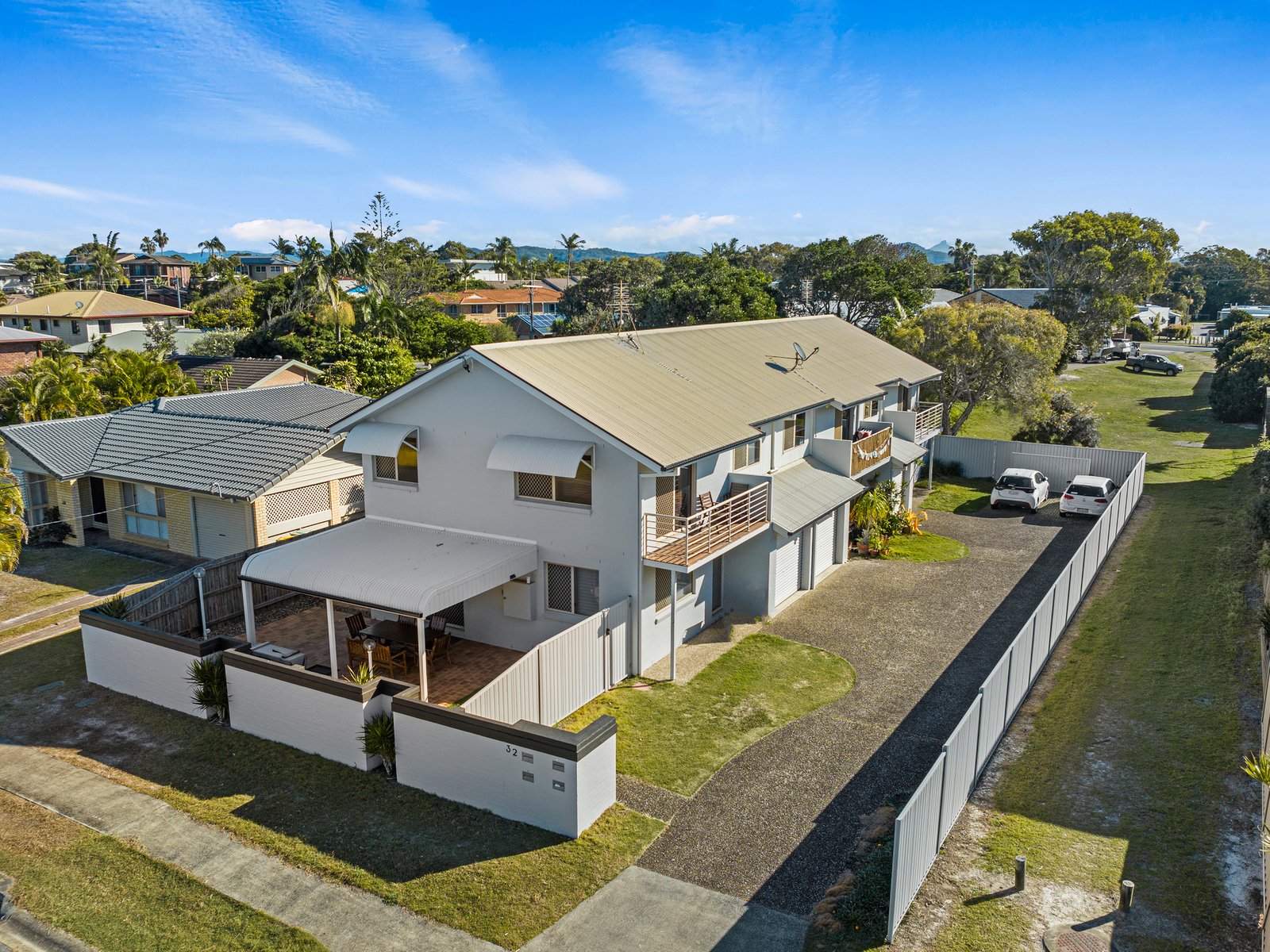 2/32 Elanora Avenue POTTSVILLE 4
