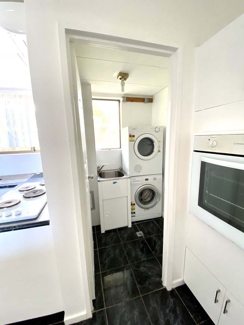 23/2 Eshelby Drive CANNONVALE 7