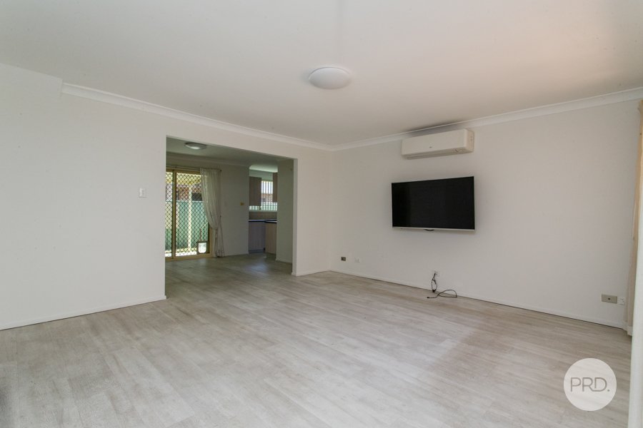 2/32 First Street KINGSWOOD 4