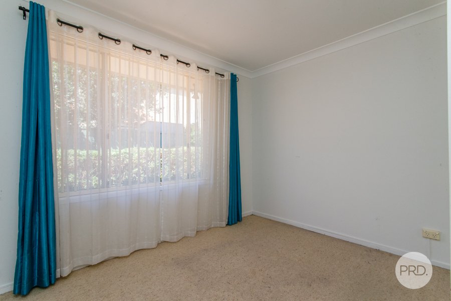 2/32 First Street KINGSWOOD 9