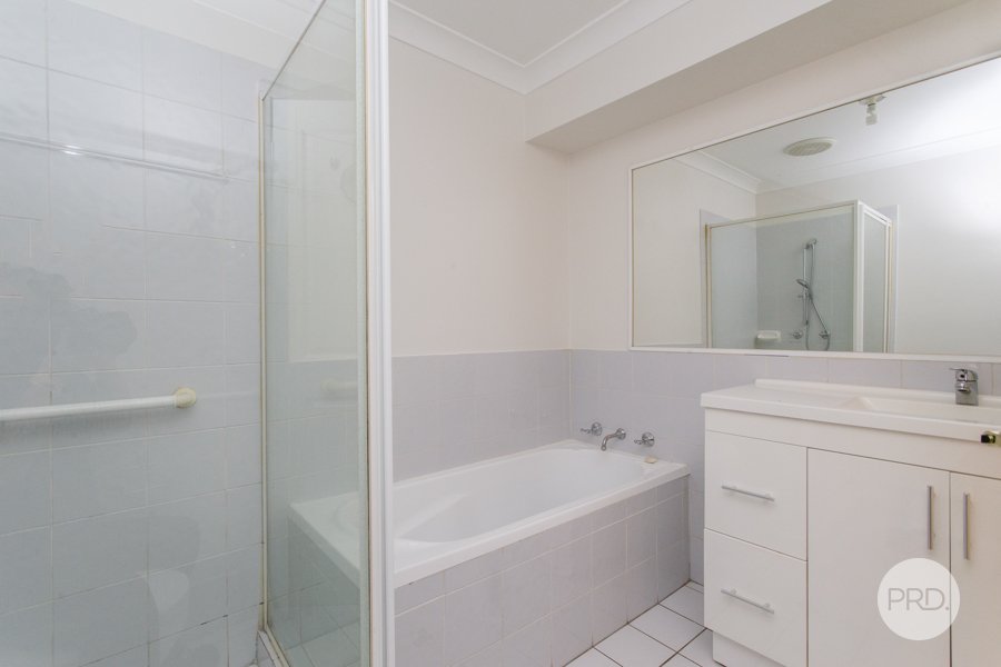 2/32 First Street KINGSWOOD 13