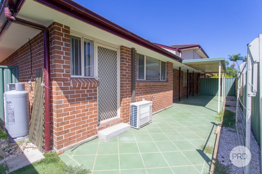 2/32 First Street KINGSWOOD 16