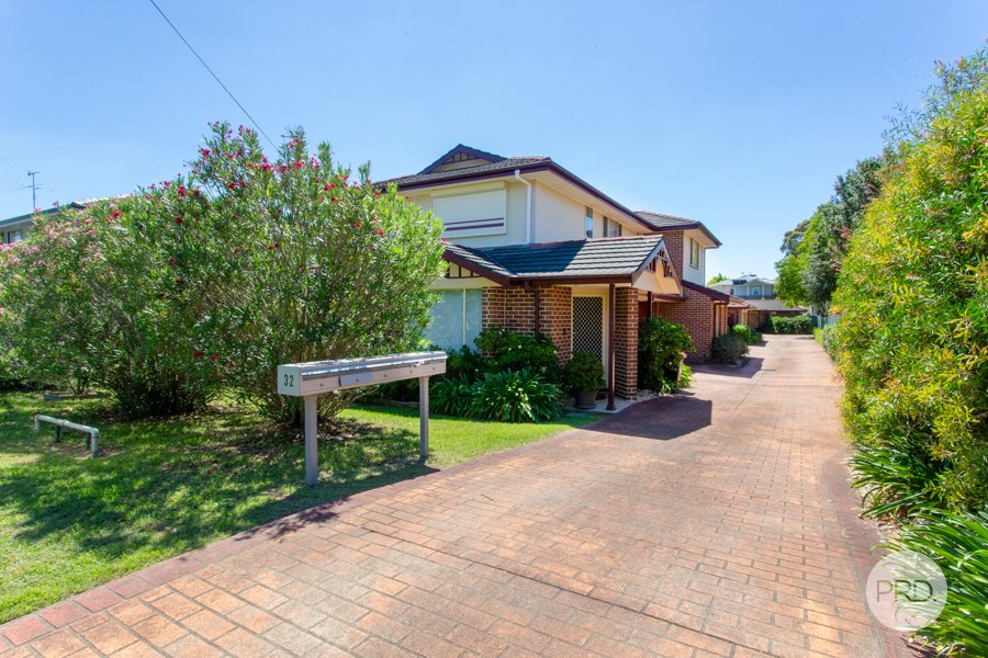 2/32 First Street KINGSWOOD 17