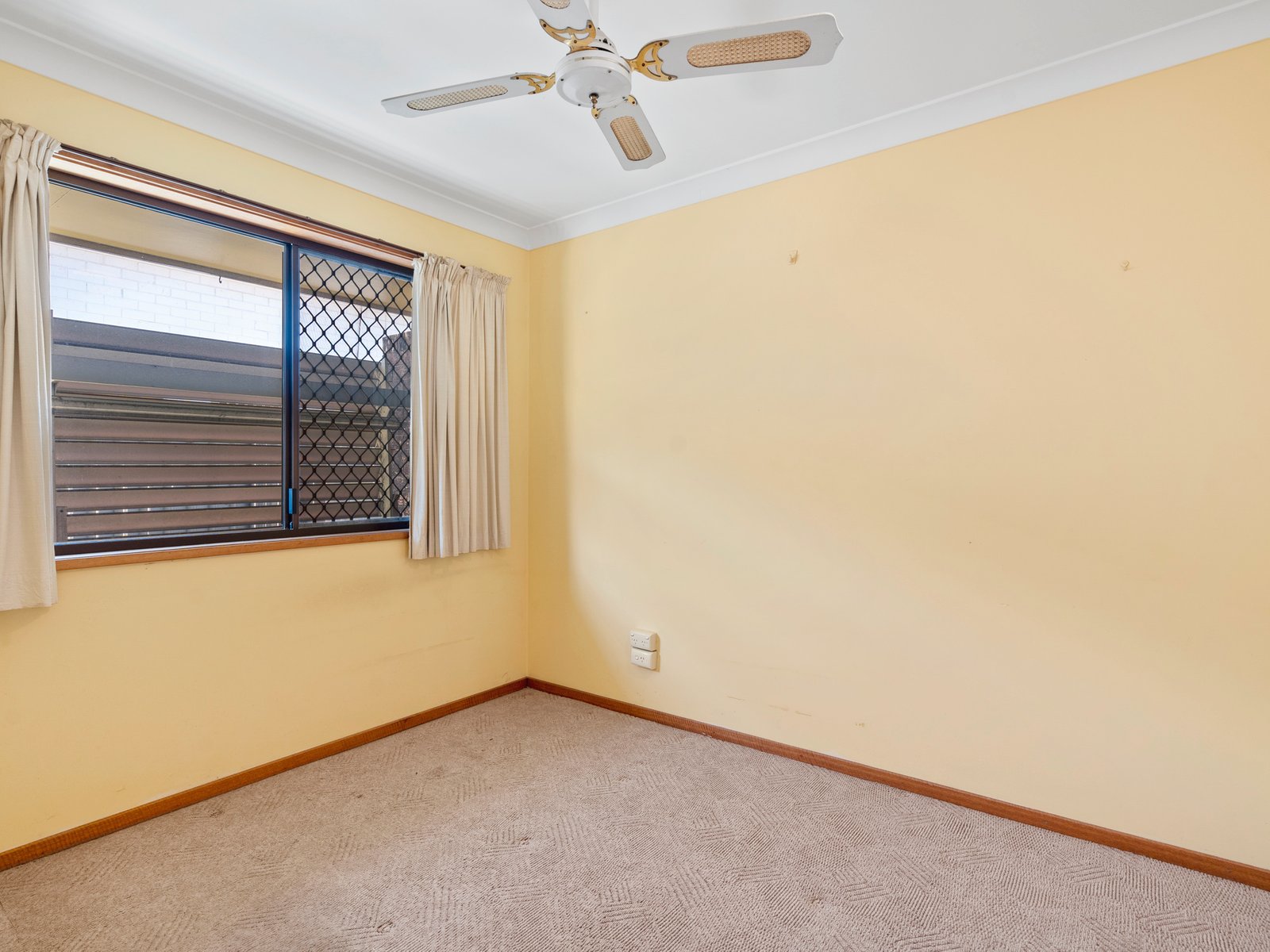 2/32 Guineas Creek Road CURRUMBIN WATERS 9