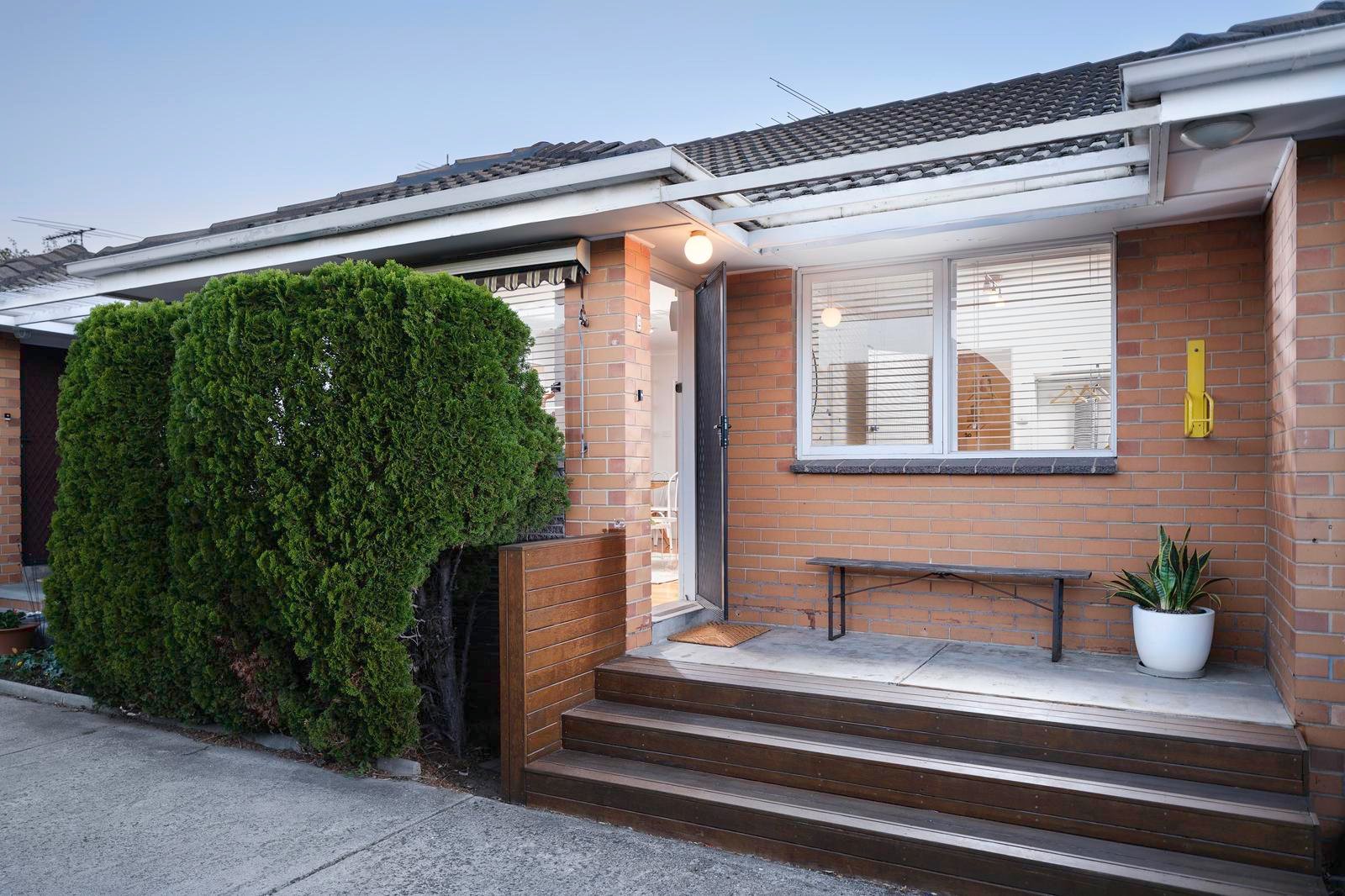 2/32 Liverpool Street, Coburg VIC 3058