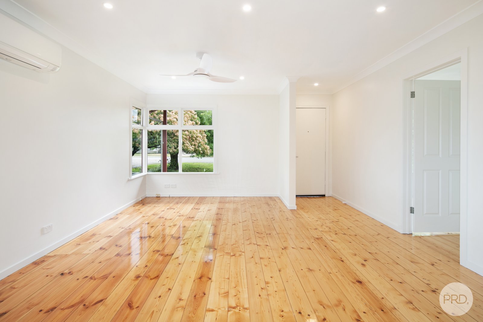 232 Park Street West  DELACOMBE 2