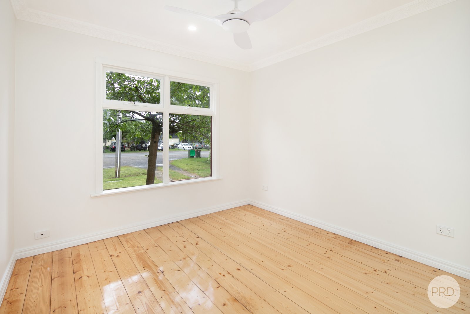 232 Park Street West  DELACOMBE 5