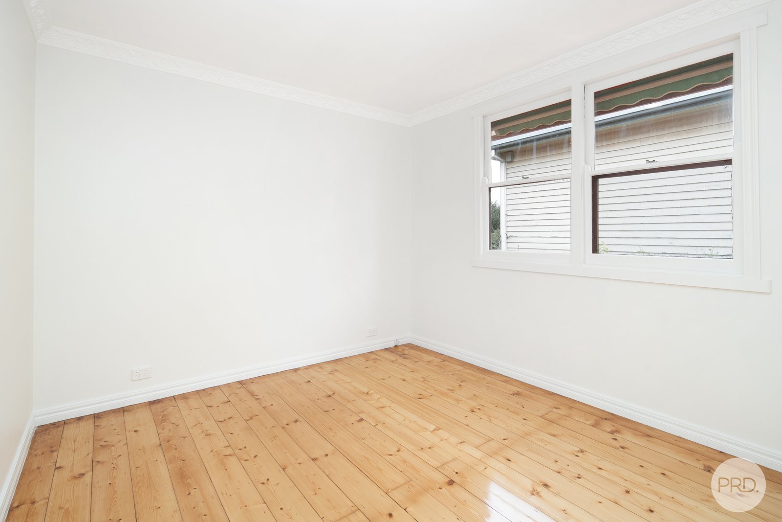 232 Park Street West  DELACOMBE 6