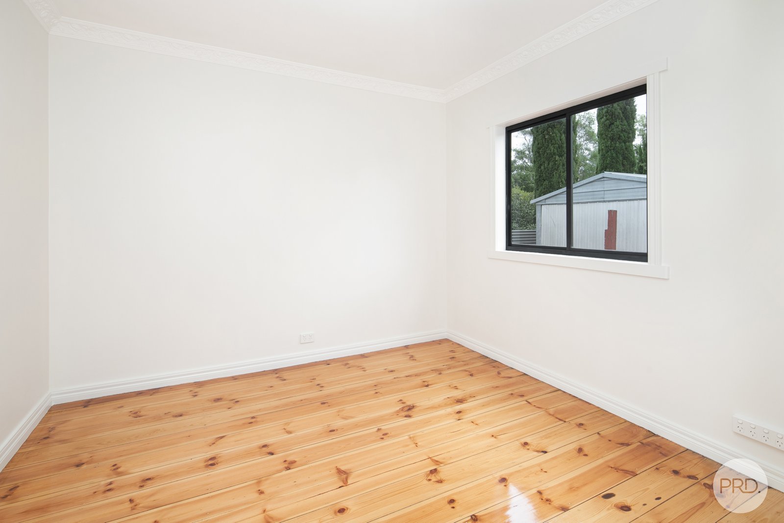 232 Park Street West  DELACOMBE 8