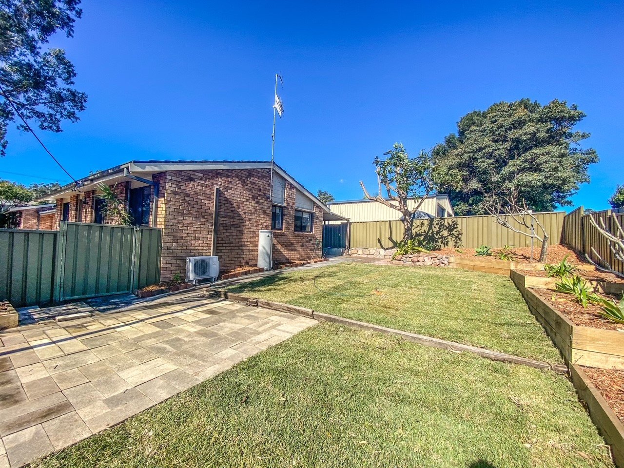 2/32 Parkes  NELSON BAY 8