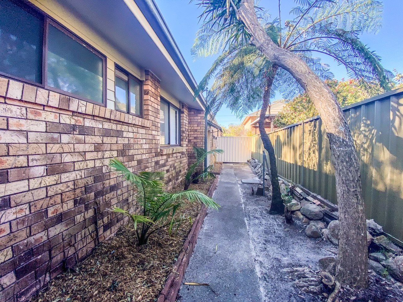 2/32 Parkes  NELSON BAY 9