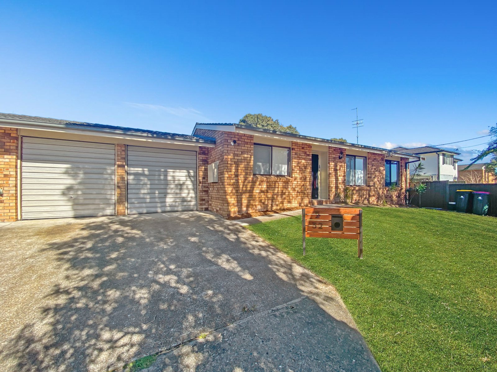 2/32 Parkes  NELSON BAY 16