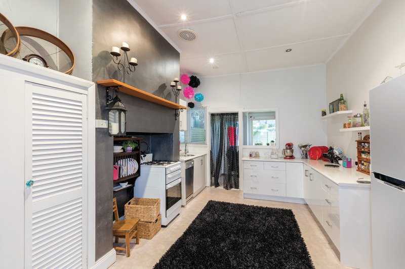 Gallery: 232 Raglan Street