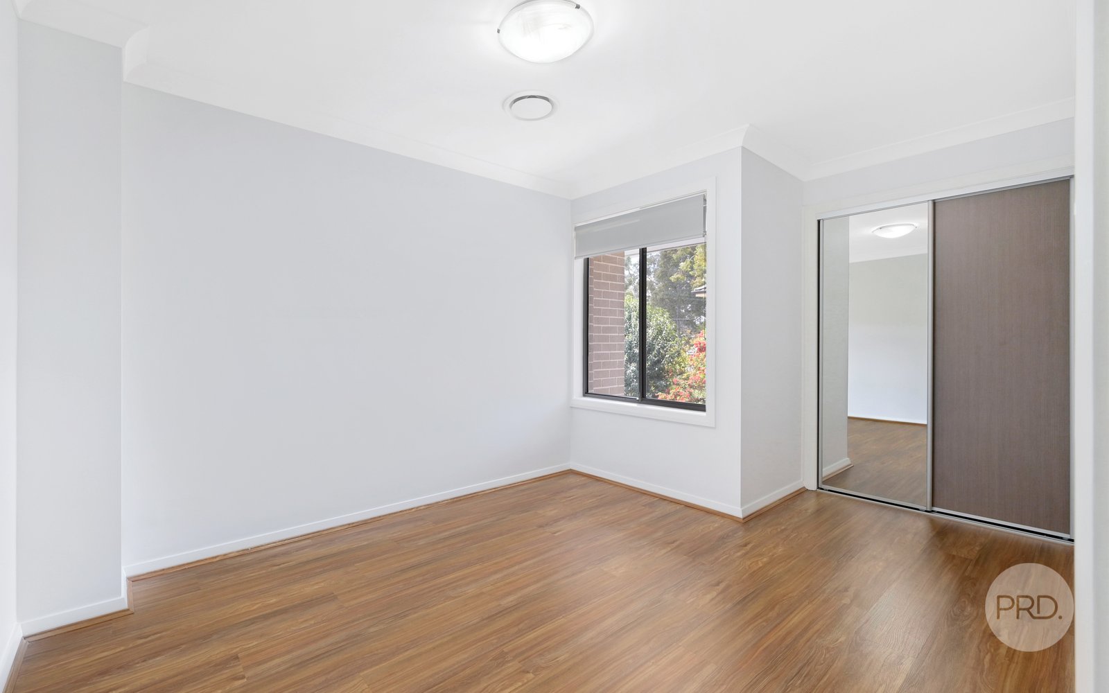 2/32 Robert Street PENRITH 10