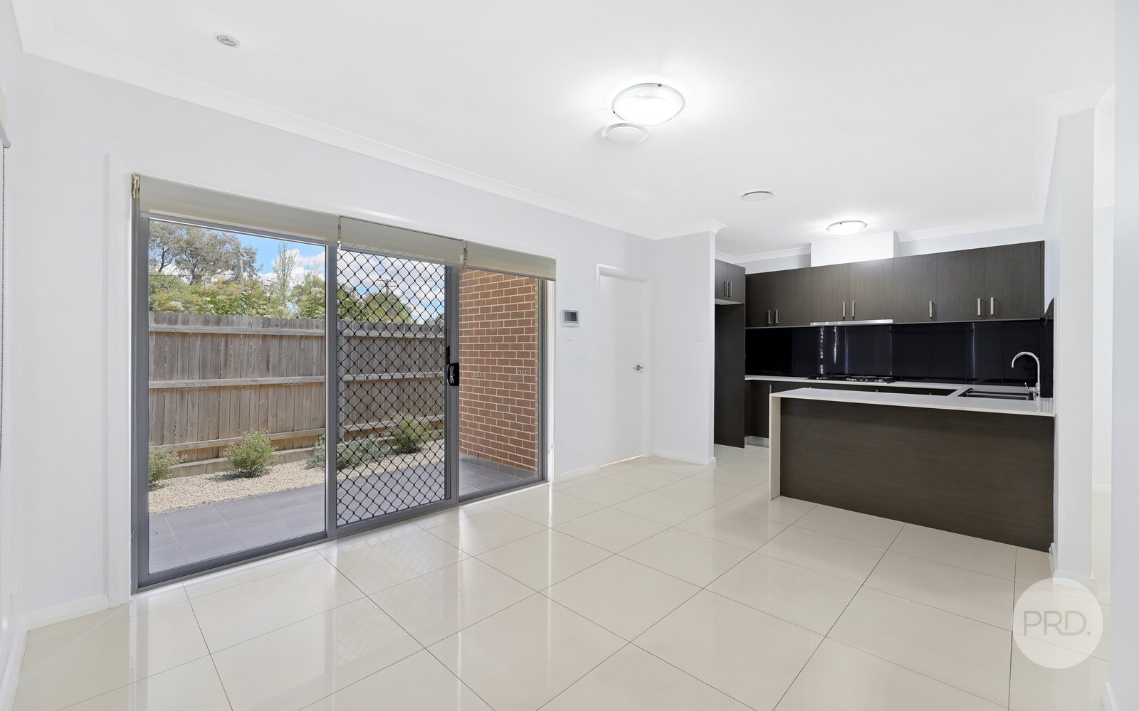 2/32 Robert Street PENRITH 4