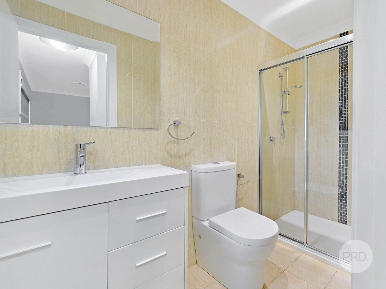 2/32 Robert Street PENRITH 10