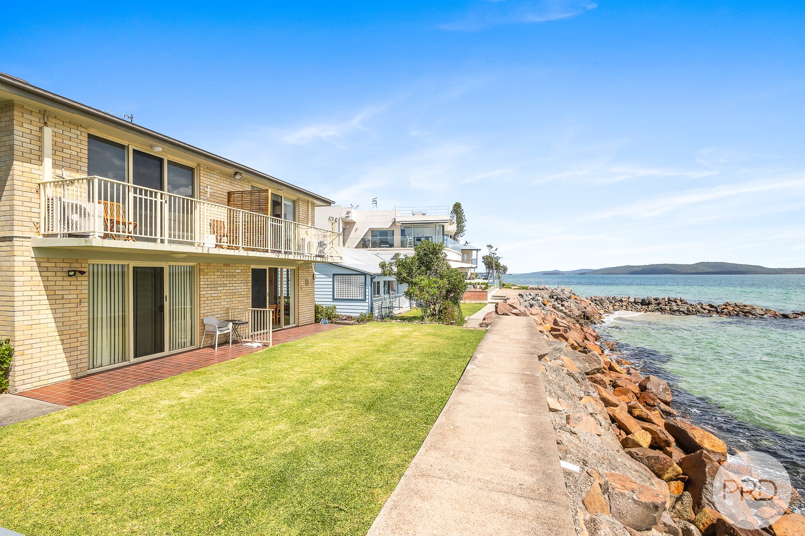 2/32 Sandy Point Road CORLETTE 13