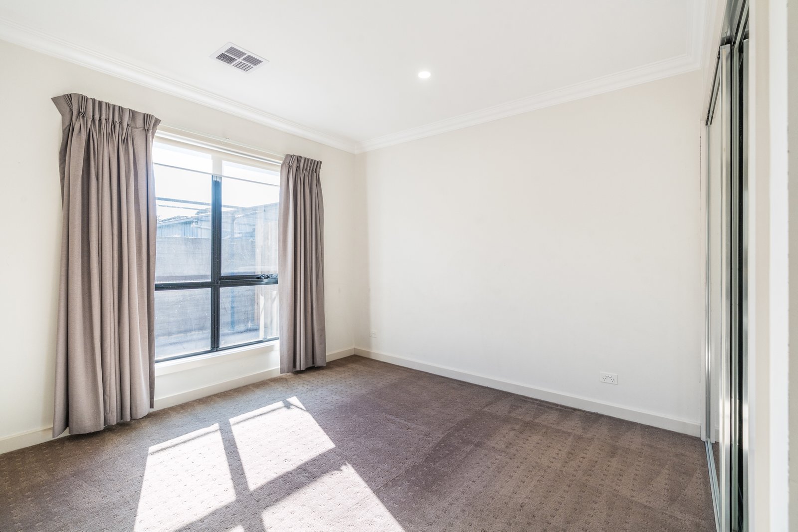 Gallery: 2/32 Spruhan Avenue