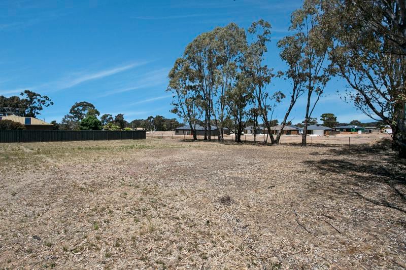 2/320 Guys Hill Road STRATHFIELDSAYE 3