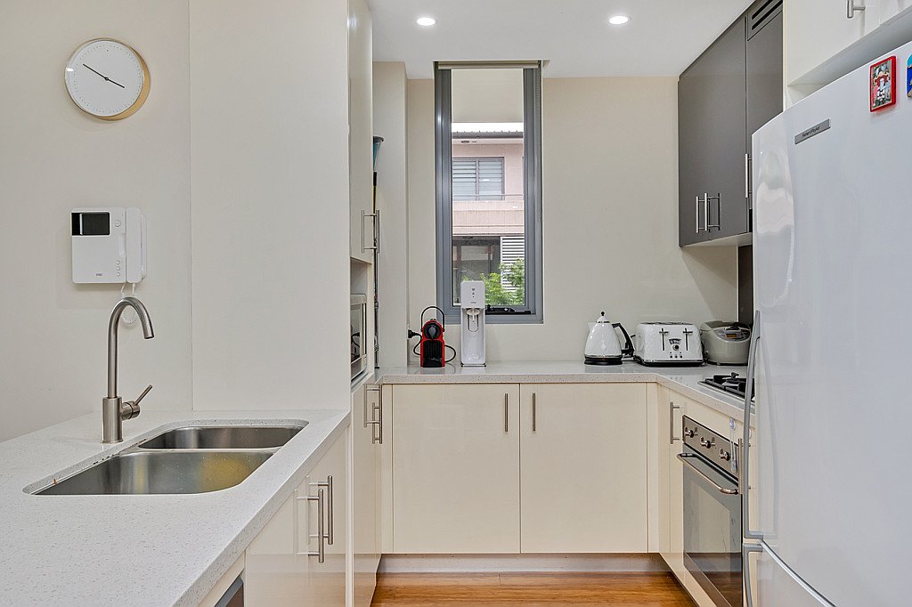 232/26 Jasmine Street BOTANY 3