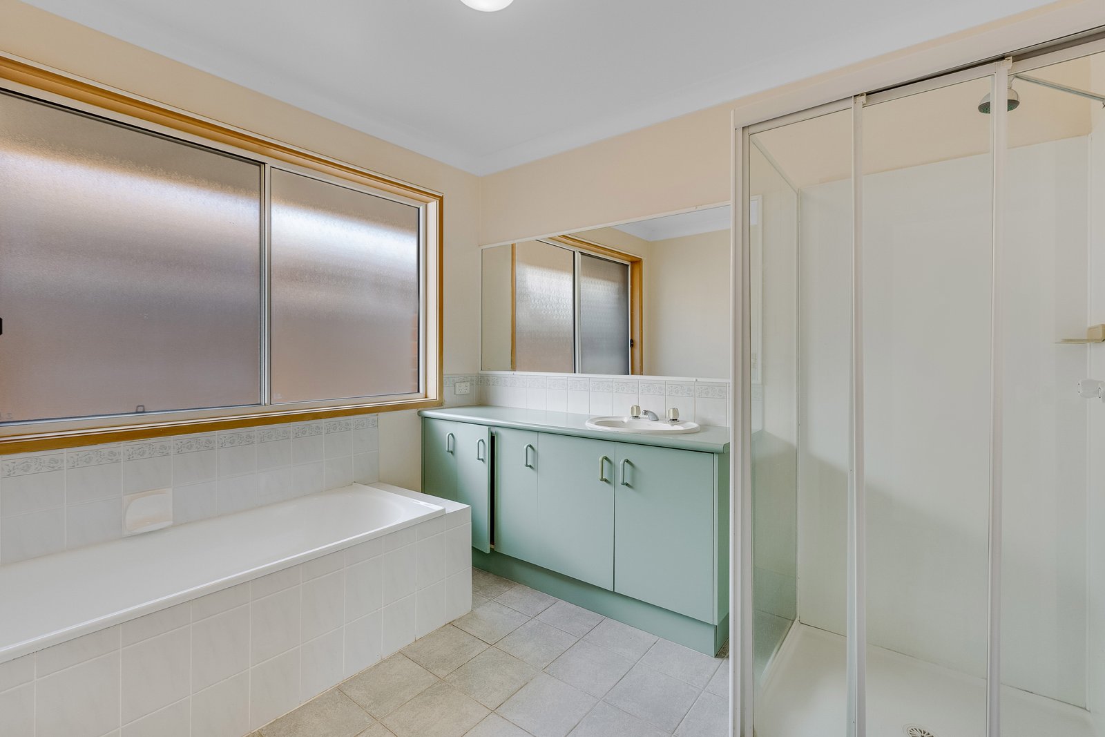 2/325 Darlington Drive BANORA POINT 9