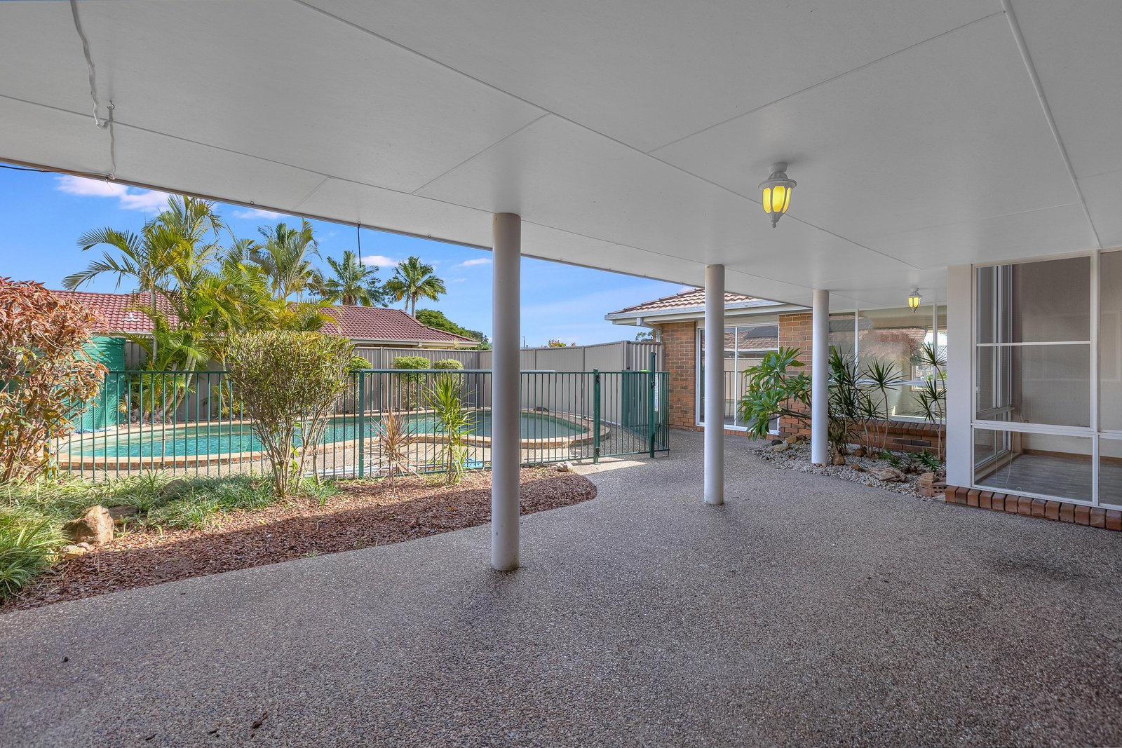 2/325 Darlington Drive BANORA POINT 10