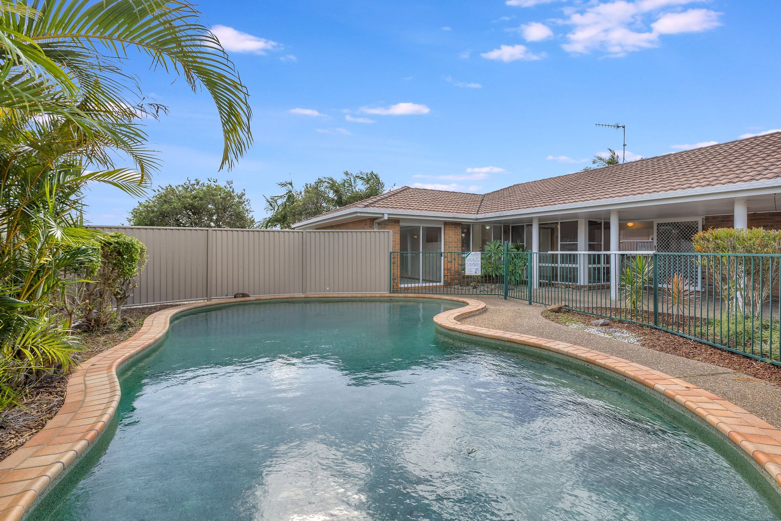 2/325 Darlington Drive BANORA POINT 11