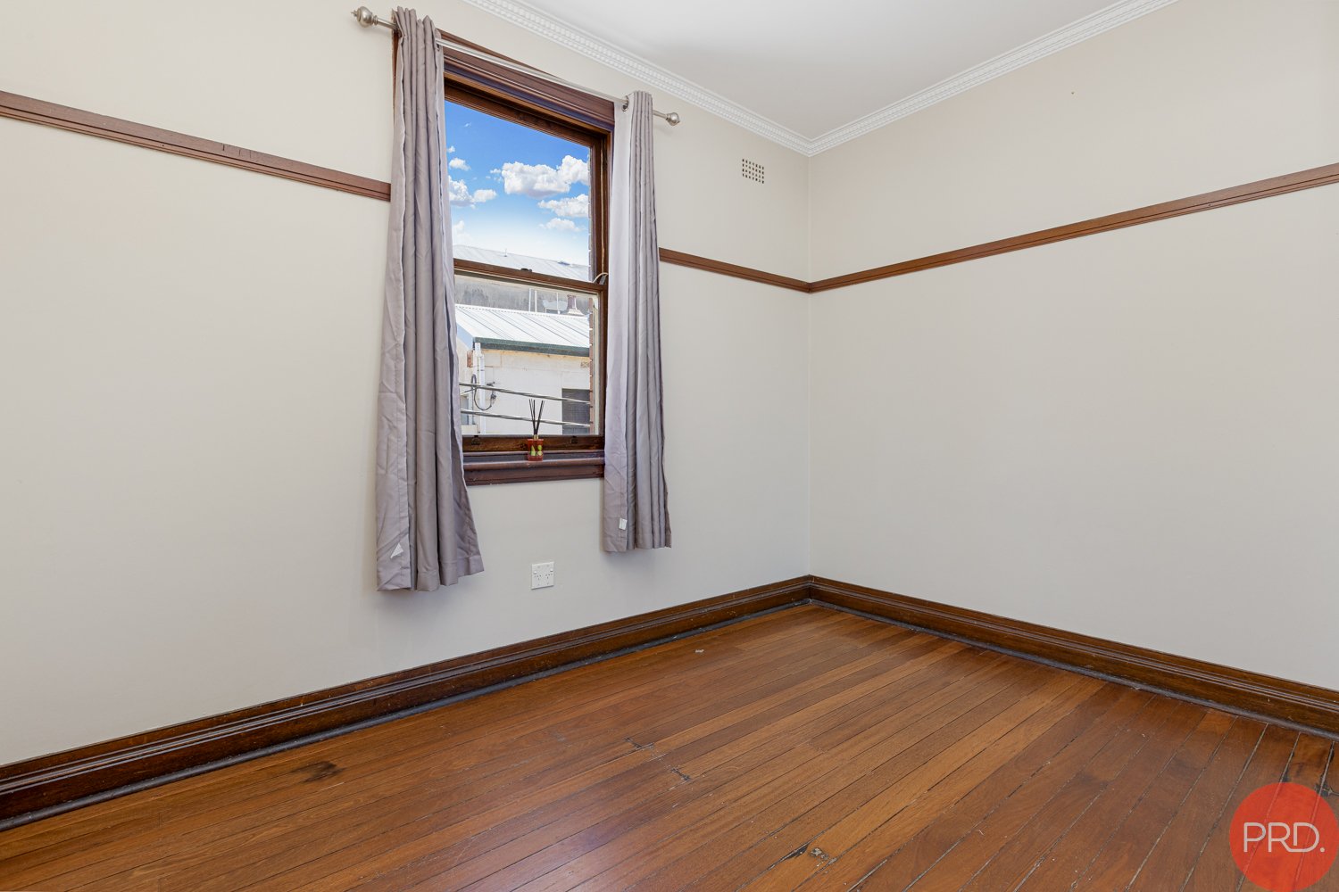 2/327 High Street MAITLAND 11