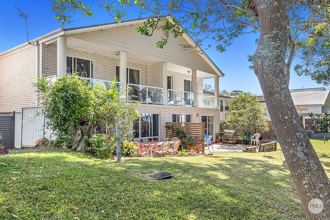2/328a Wanda Avenue SALAMANDER BAY 3