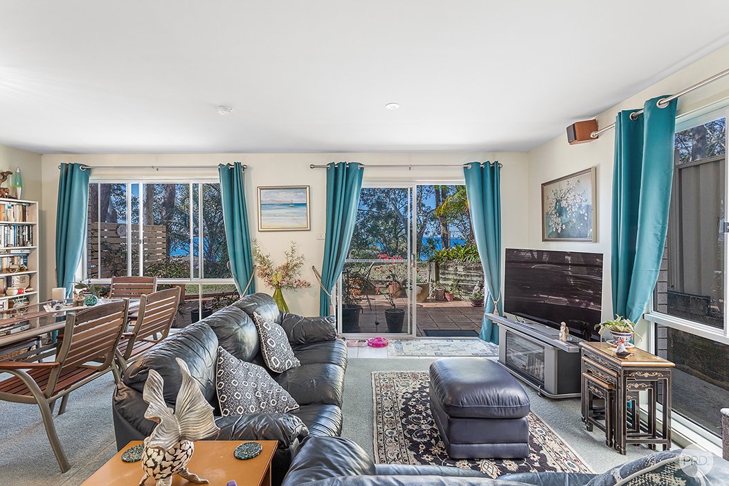 2/328a Wanda Avenue SALAMANDER BAY 8