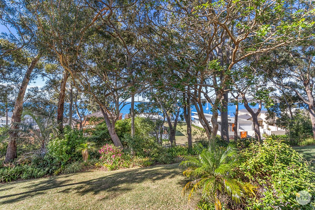 2/328a Wanda Avenue SALAMANDER BAY 16