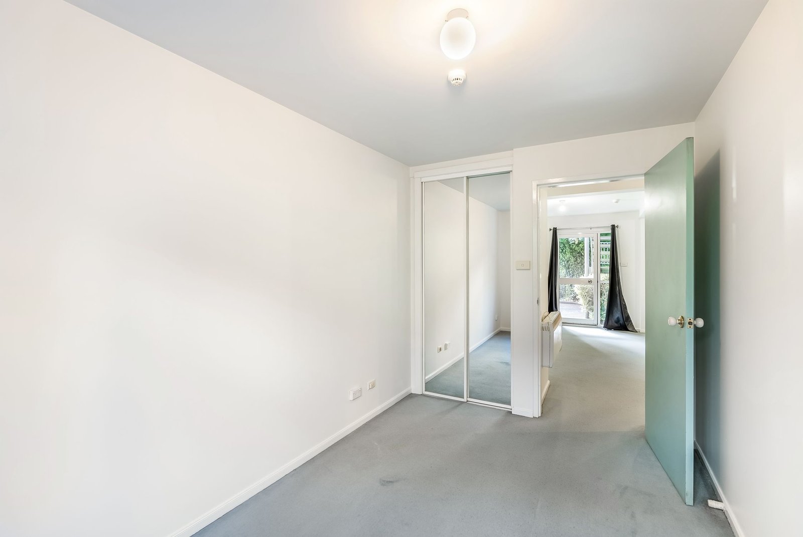 2/32a Pillinger Street DYNNYRNE 5