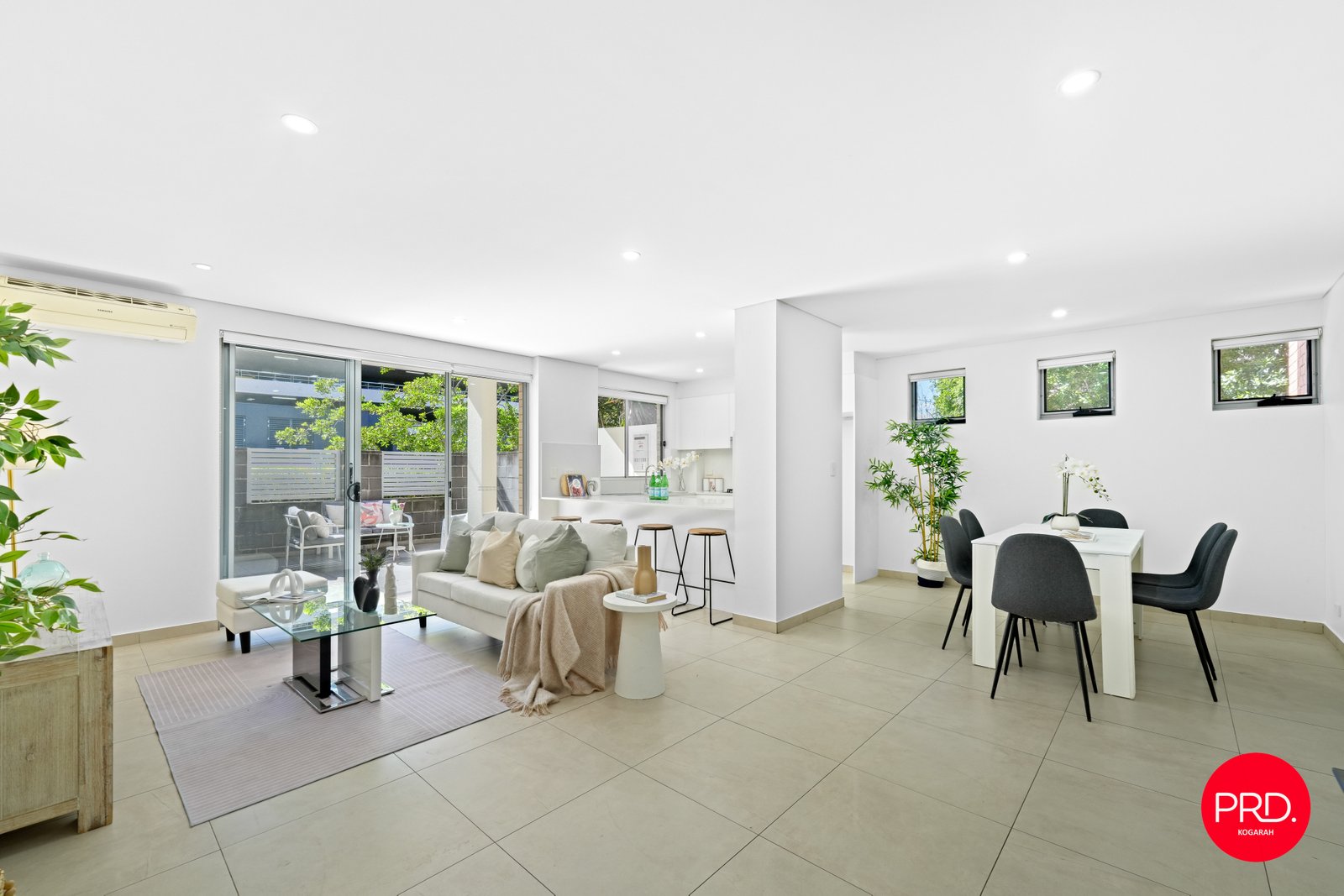 2/33-37 Gray Street KOGARAH 1