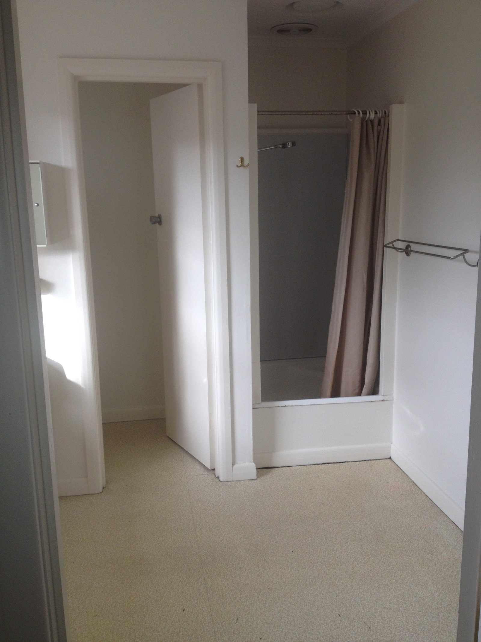 Gallery: 2/33 Ballater Avenue
