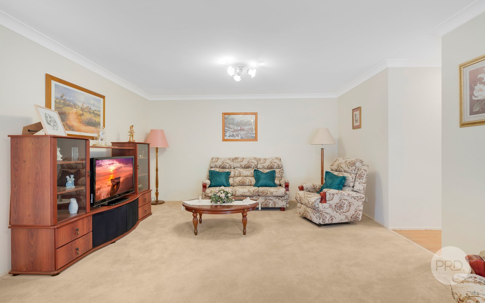 2/33 Bluebell Close GLENMORE PARK 3