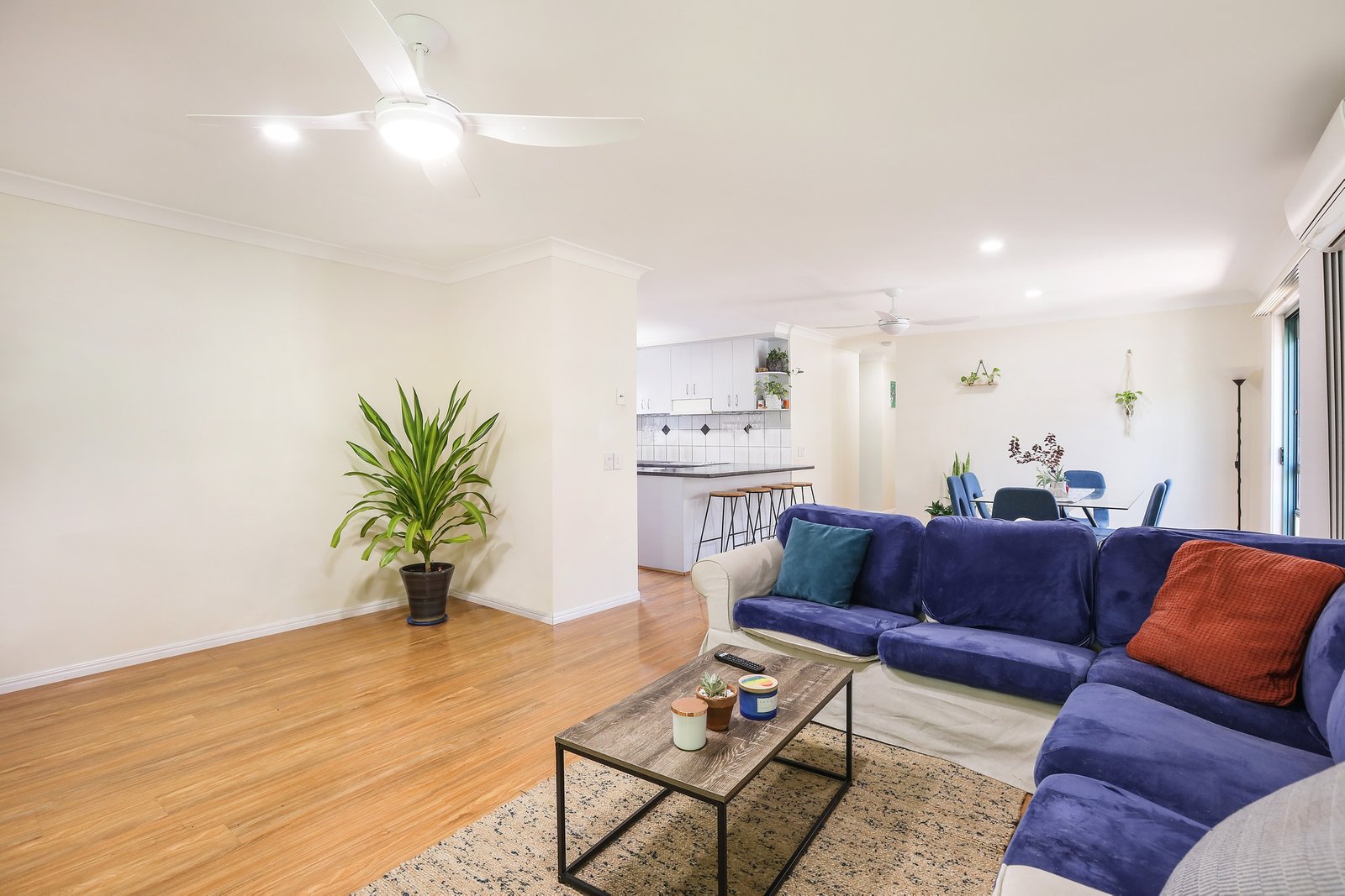 2/33 Brown Street LABRADOR 5