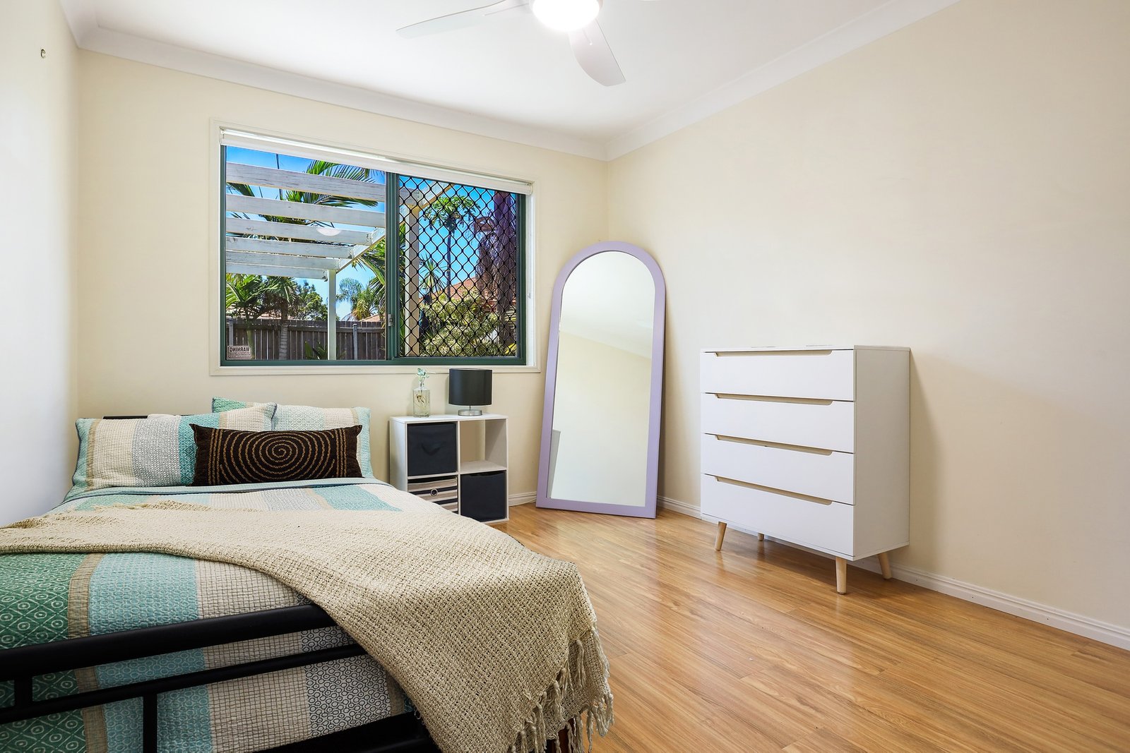 2/33 Brown Street LABRADOR 8